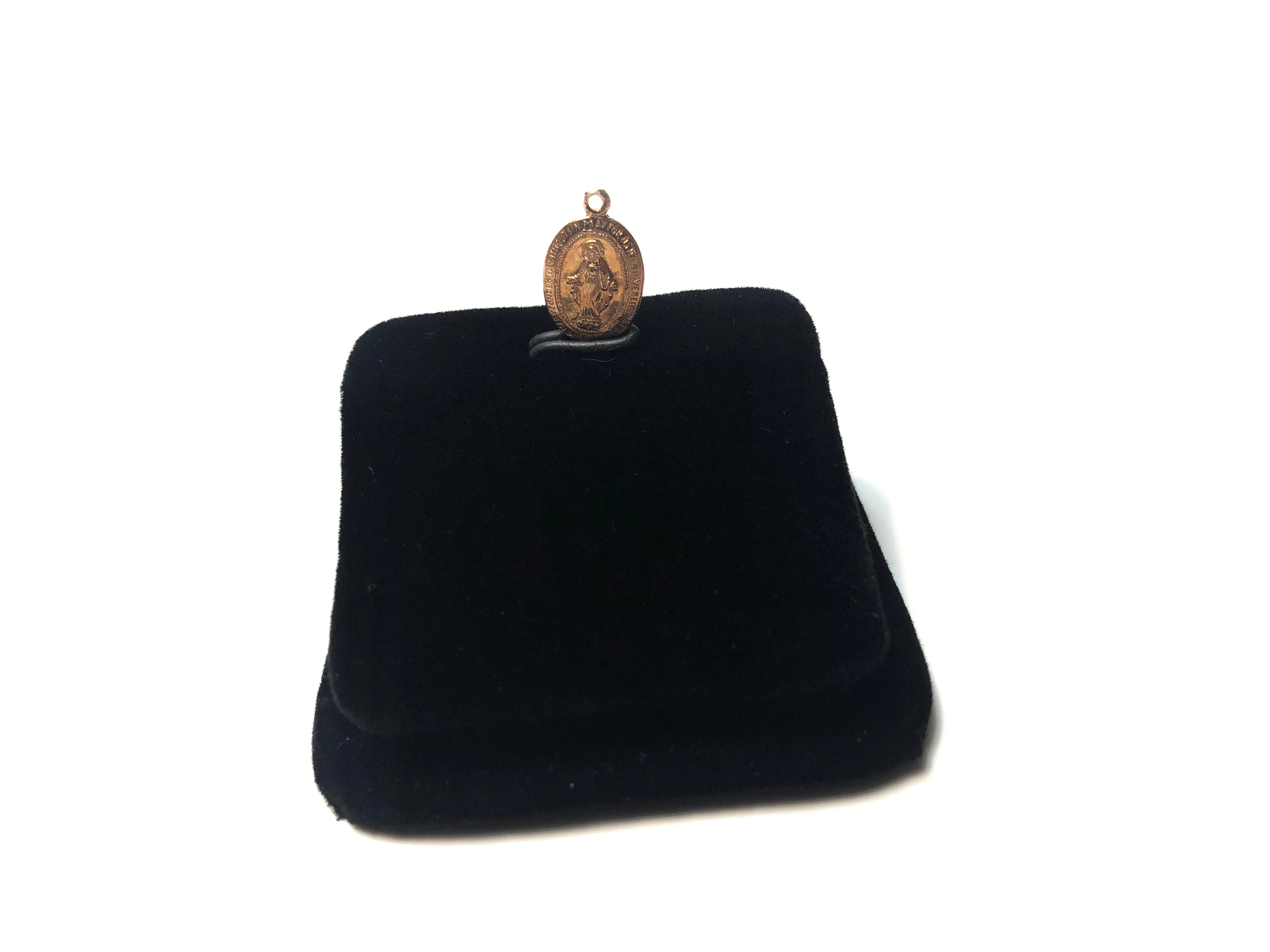 14kGF Oval Jesus Charm