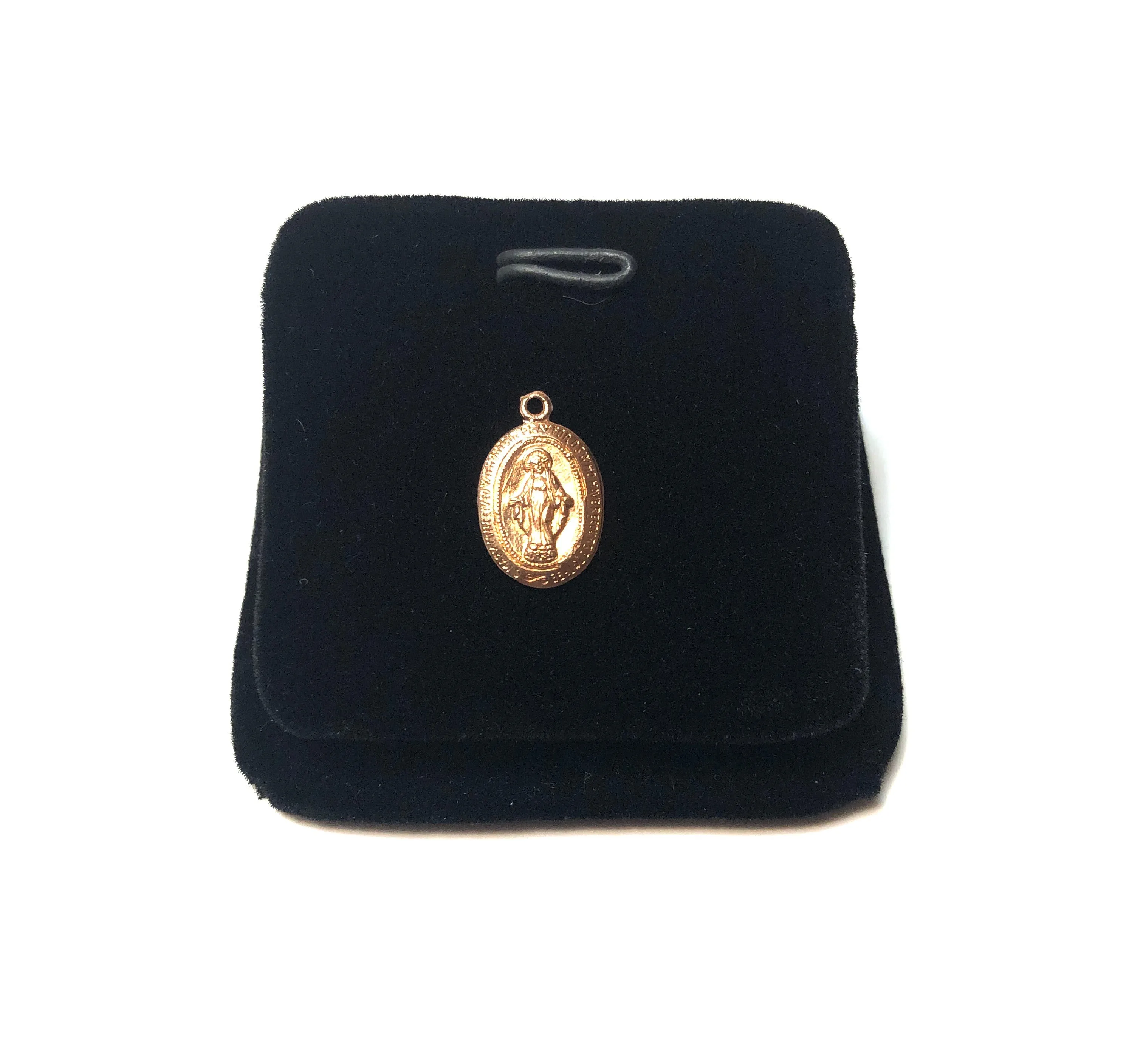 14kGF Oval Jesus Charm