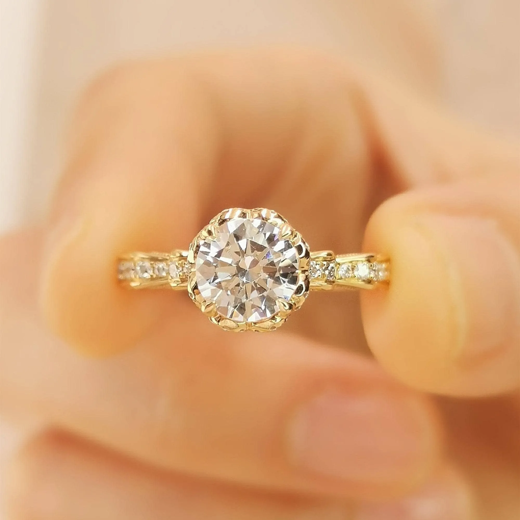 18k Round Cut Diamond Vintage Art Deco Engagement Ring