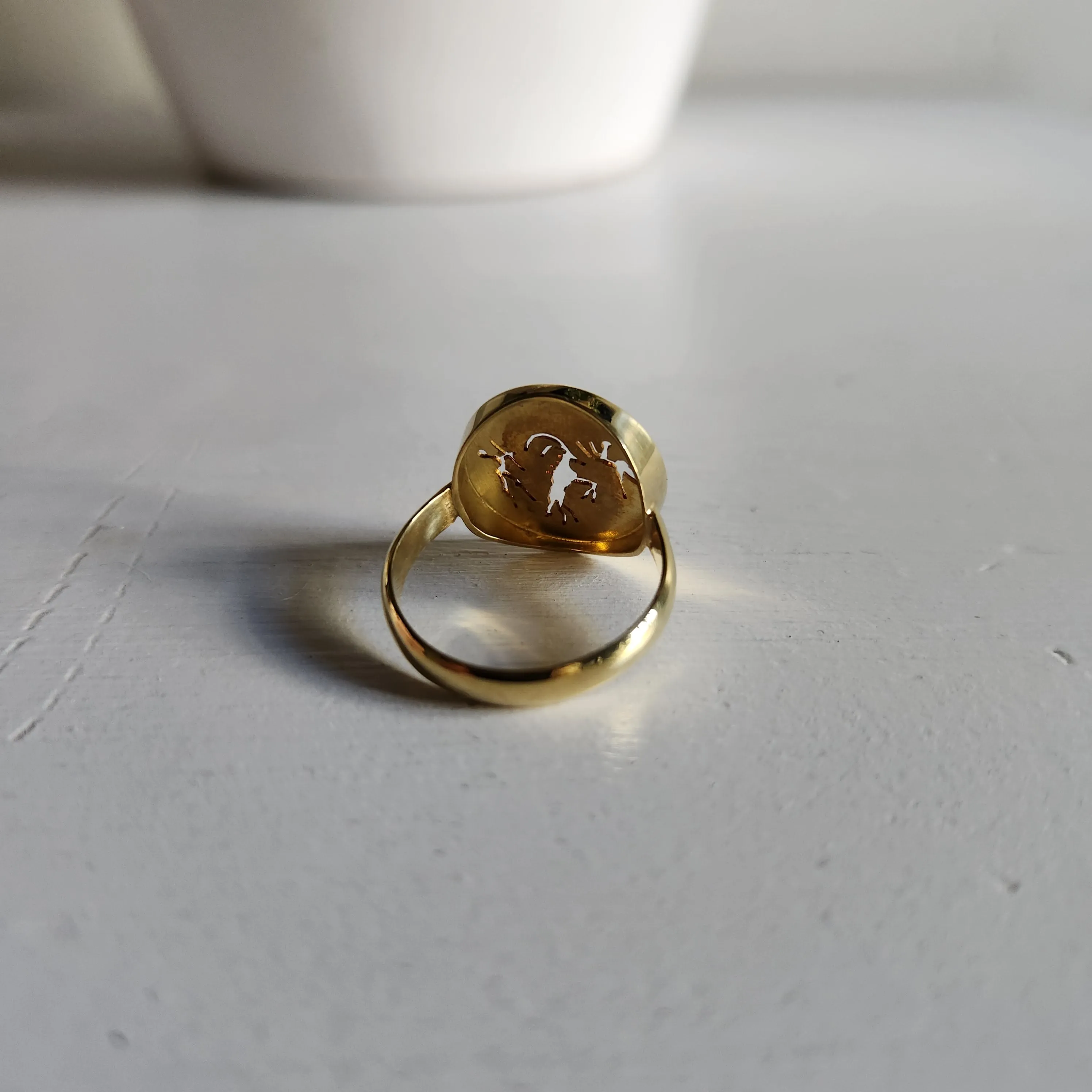 18kt Yellow Gold - The Hunt Ring