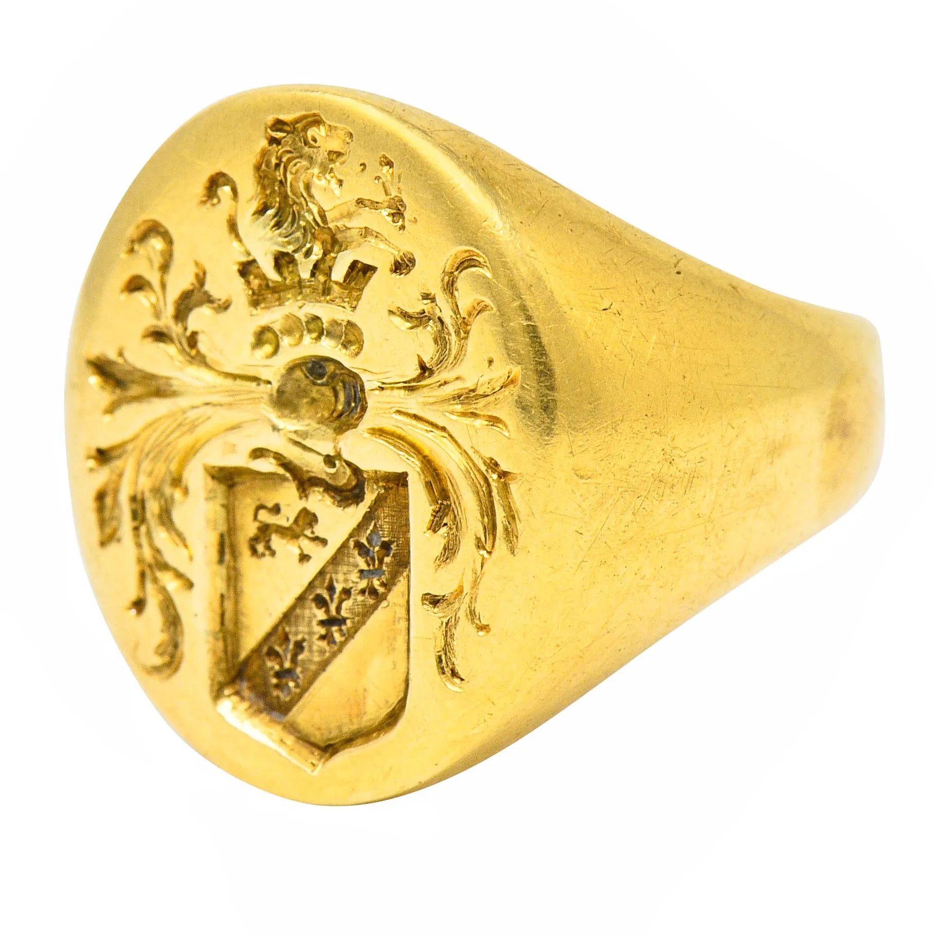 1940's Retro 14 Karat Yellow Gold Unisex Lion Shield Signet Heraldry Ring