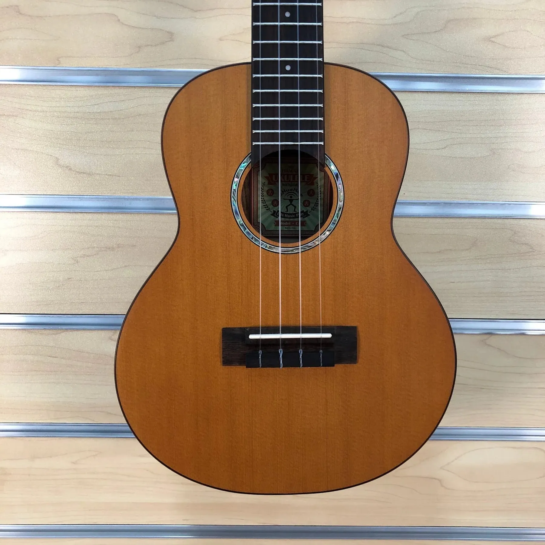 aNueNue Hawaiian Dream Solid Cedar Concert Ukulele C4