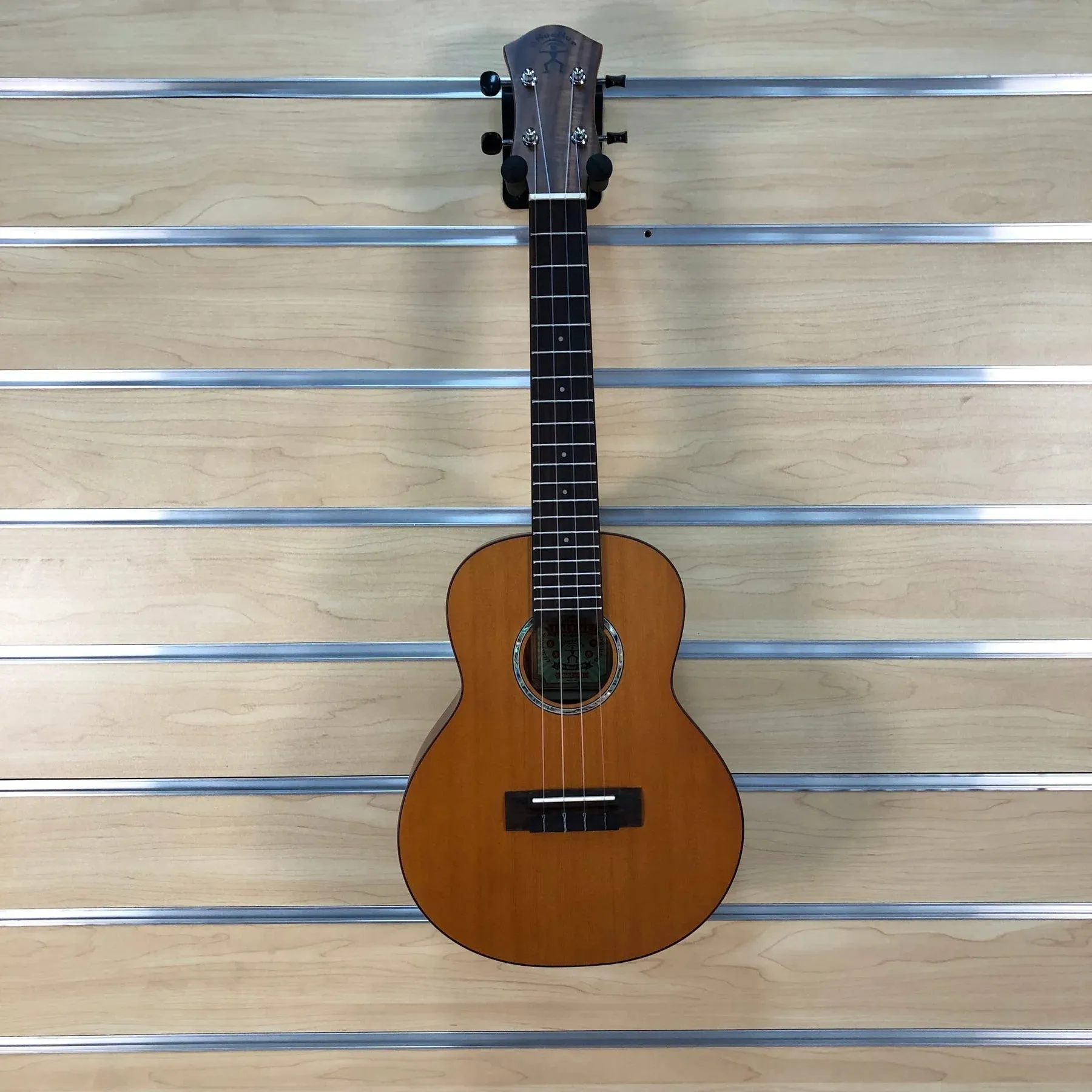 aNueNue Hawaiian Dream Solid Cedar Concert Ukulele C4