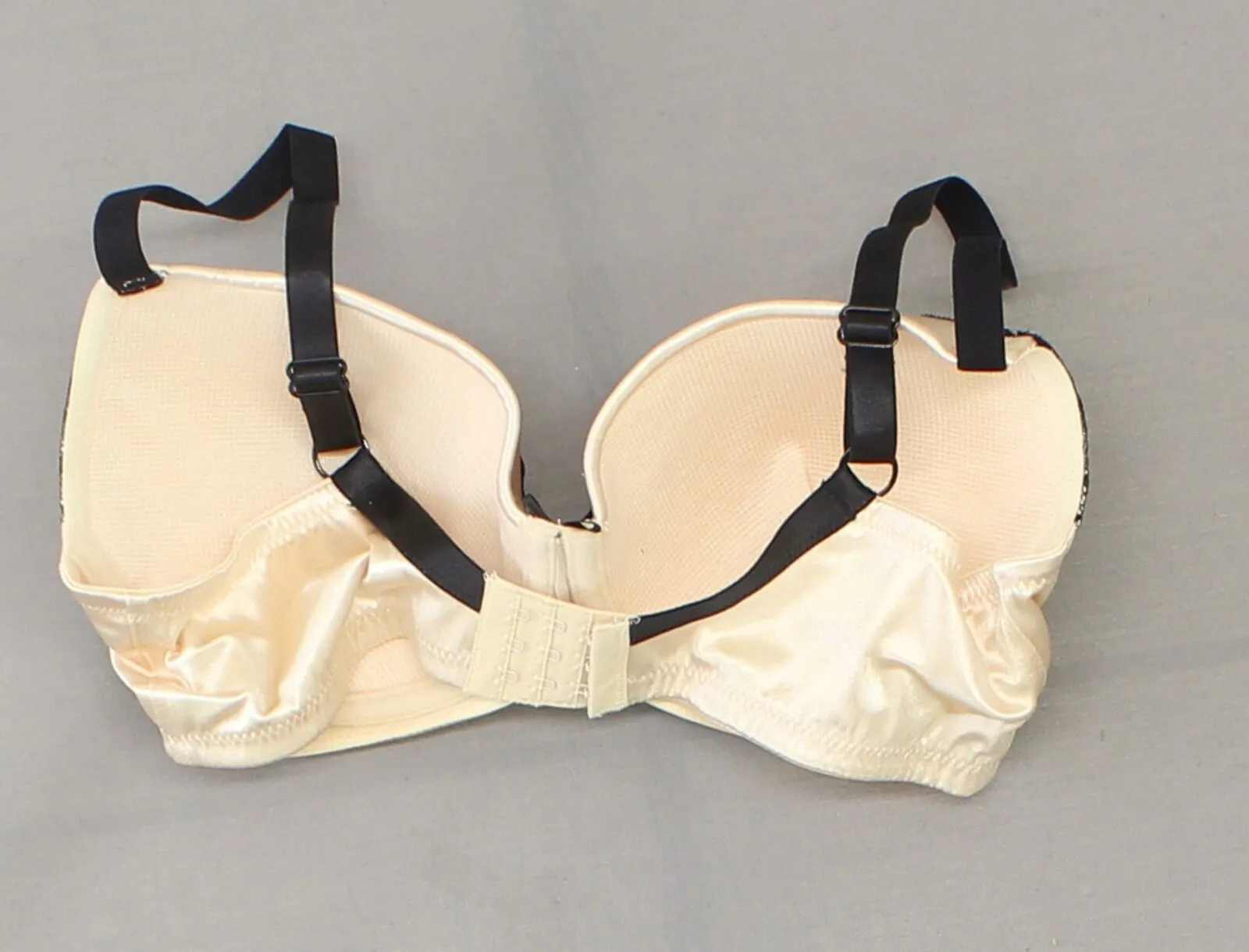 Barely Breezies Modesty Lined Fiberfill Bra With Contrast Lace. A225949