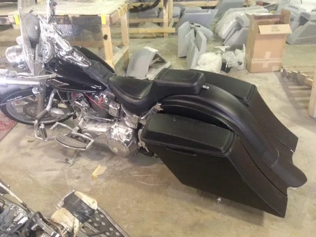 Harley Davidson 6" Heritage Softail Out & Down Extended Saddlebags, No lids   LED Fender No Cutouts