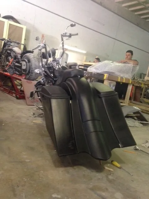 Harley Davidson 6" Heritage Softail Out & Down Extended Saddlebags, No lids   LED Fender No Cutouts