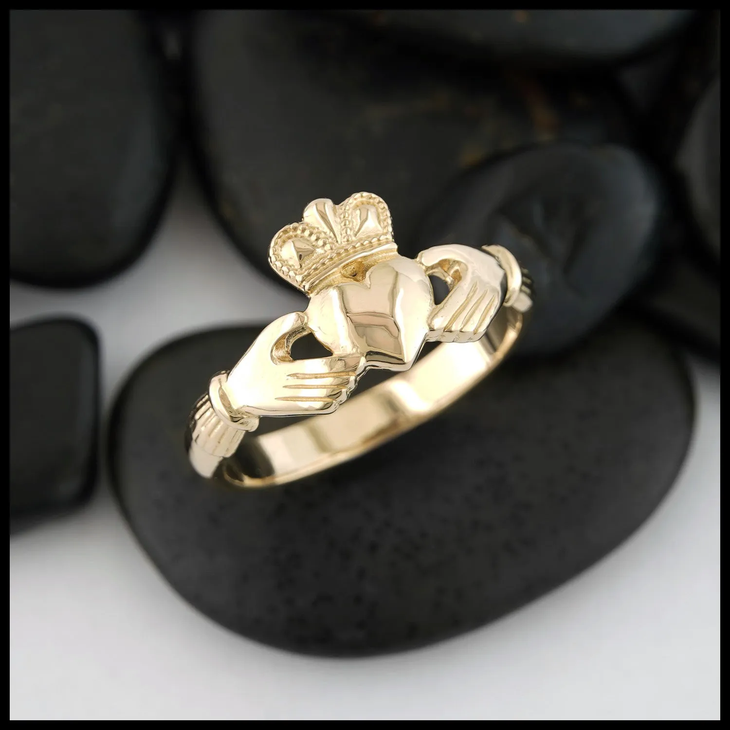Heritage Claddagh Ring in Gold