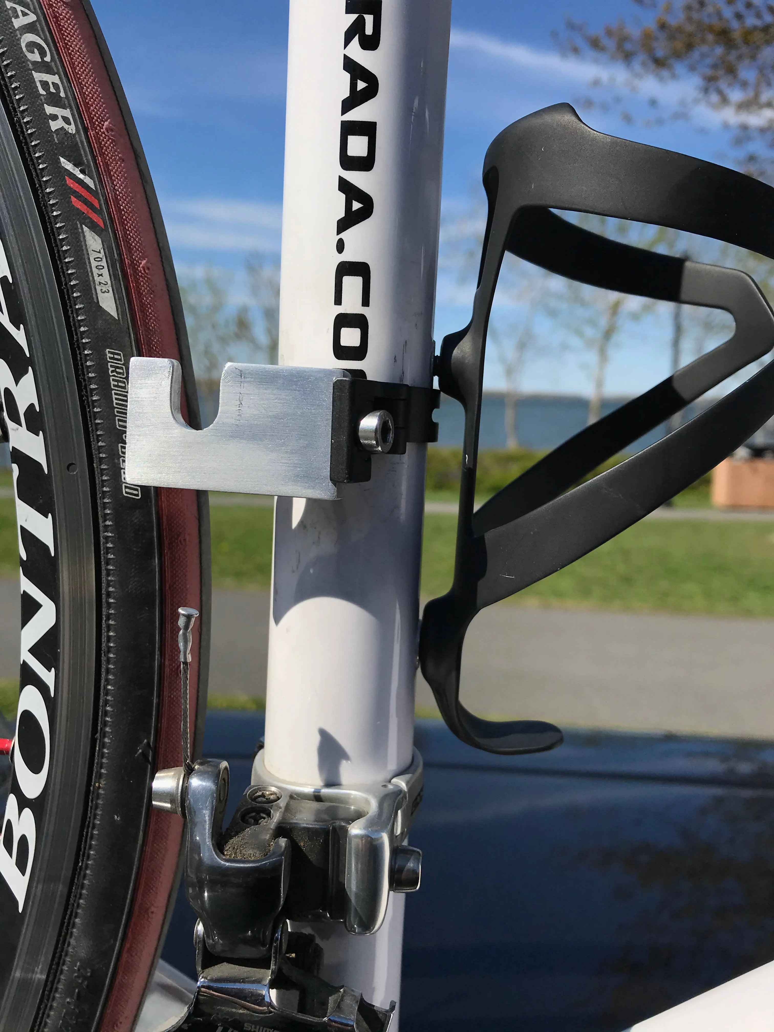 Le c2 de clipwheel.com support de transport pour roue avant de vélo, coté droit (dérailleur)