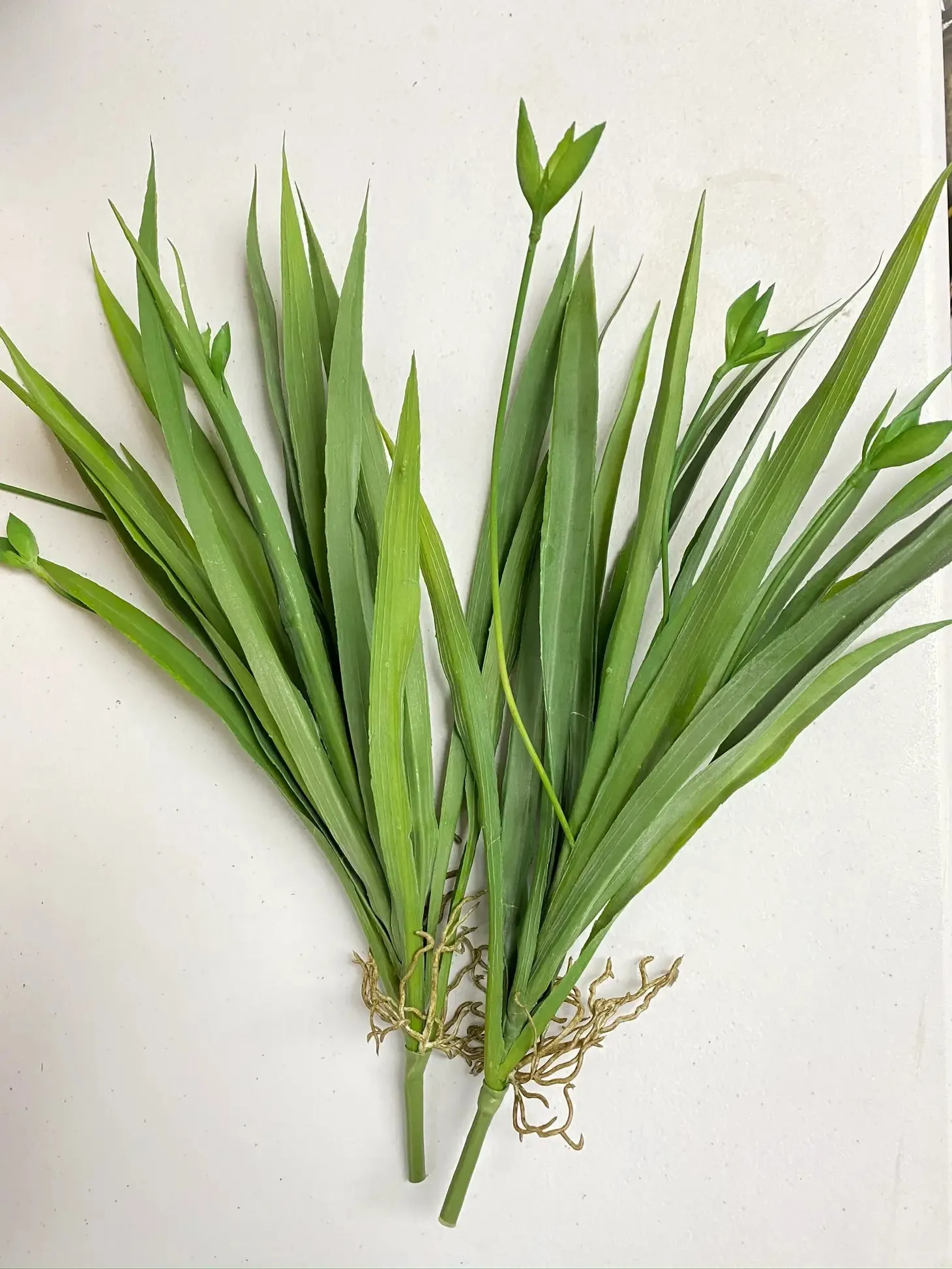 Lifelike 14 inch Artificial Spider Plant