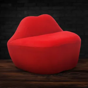 Lips Loveseat red velvet