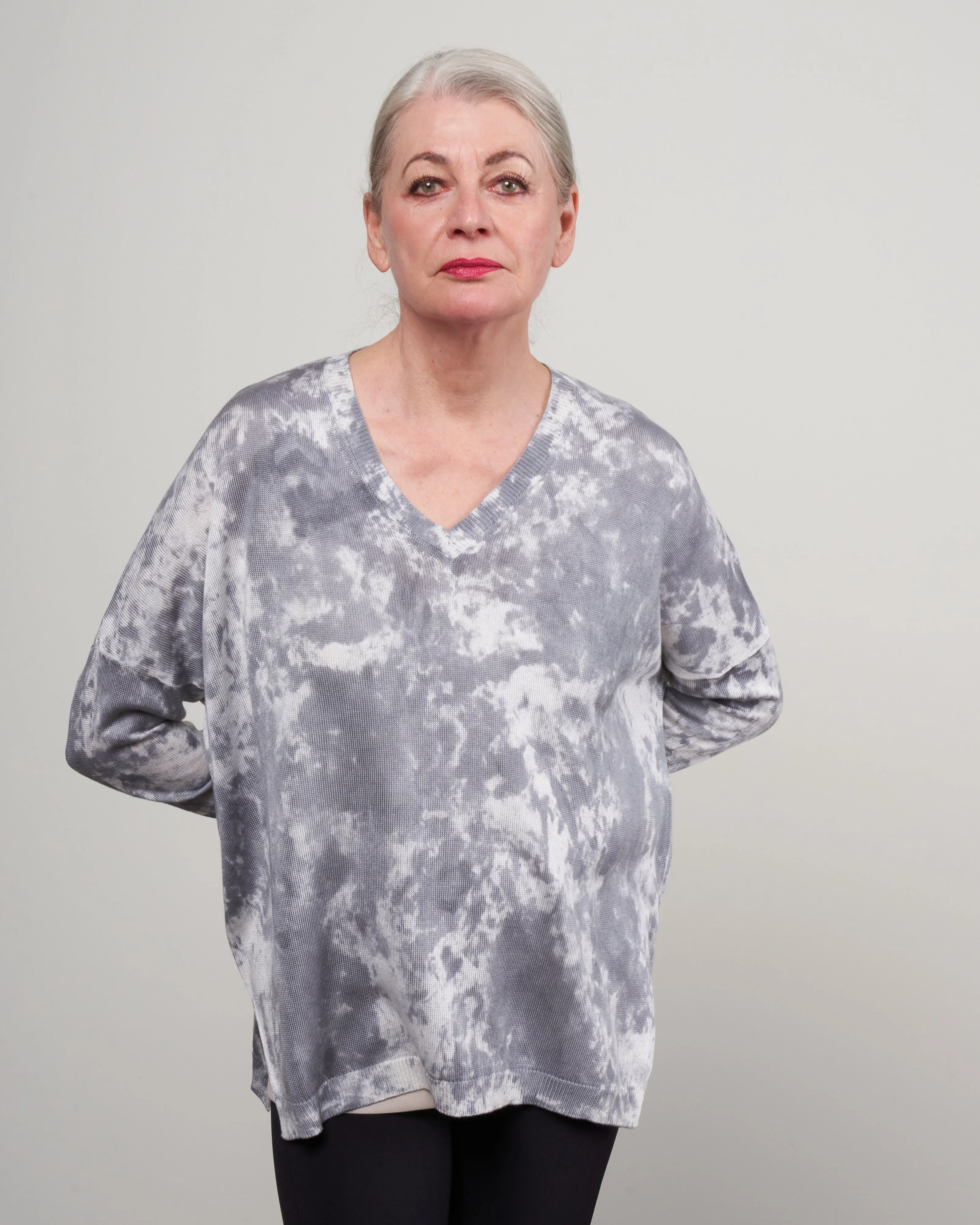 one color camouflage pure silk v neck oversize pullover - ghiaccio