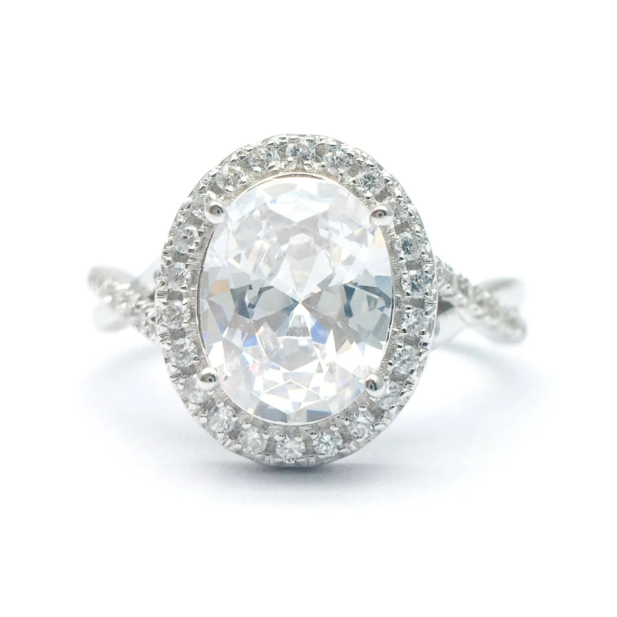 Oval Cut Diamond Antique Halo Engagement Ring