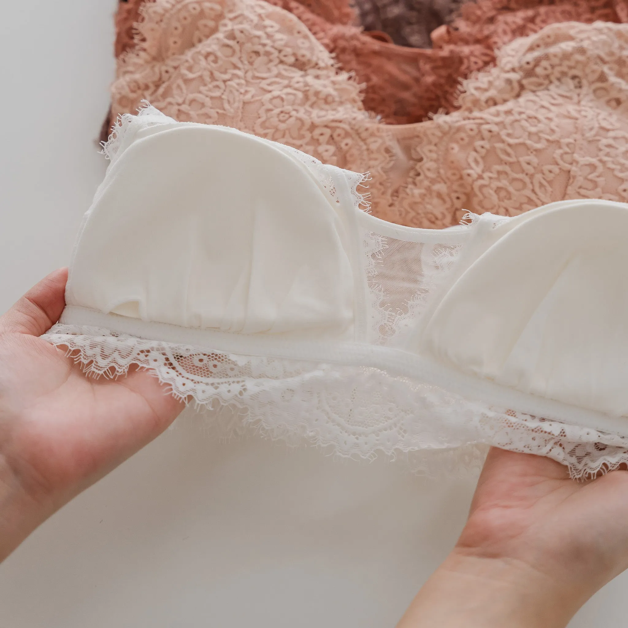 Petal Soft! Lace Lightly-Lined Bralette in Sweetberry