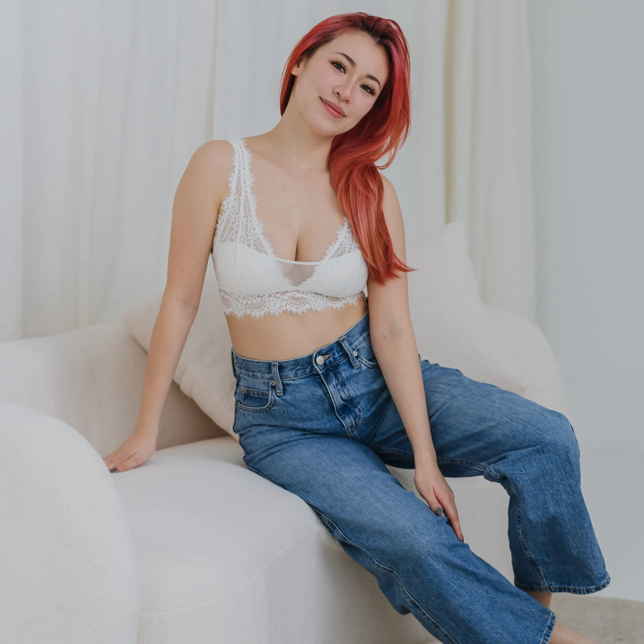 Petal Soft! Lace Lightly-Lined Bralette in White