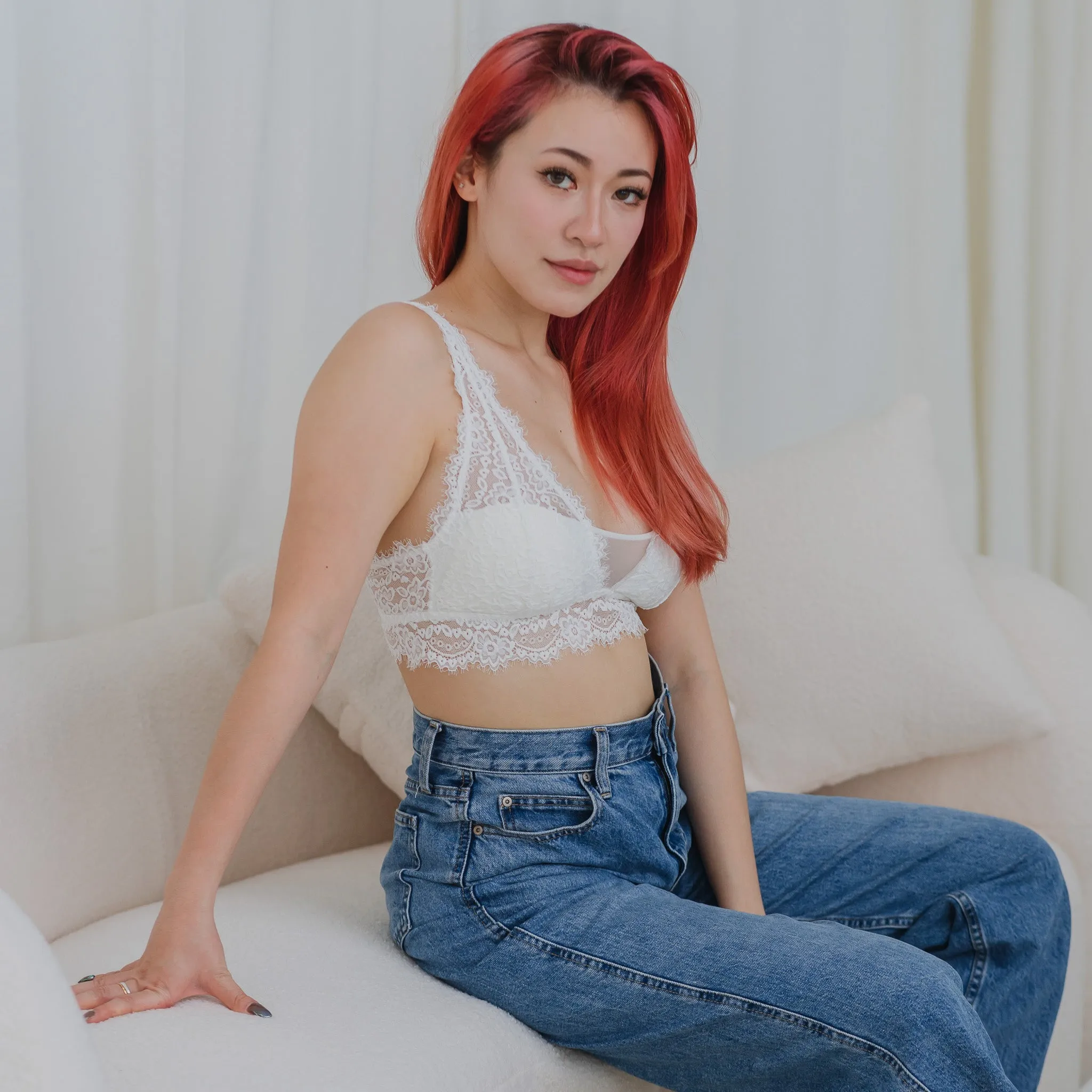 Petal Soft! Lace Lightly-Lined Bralette in White