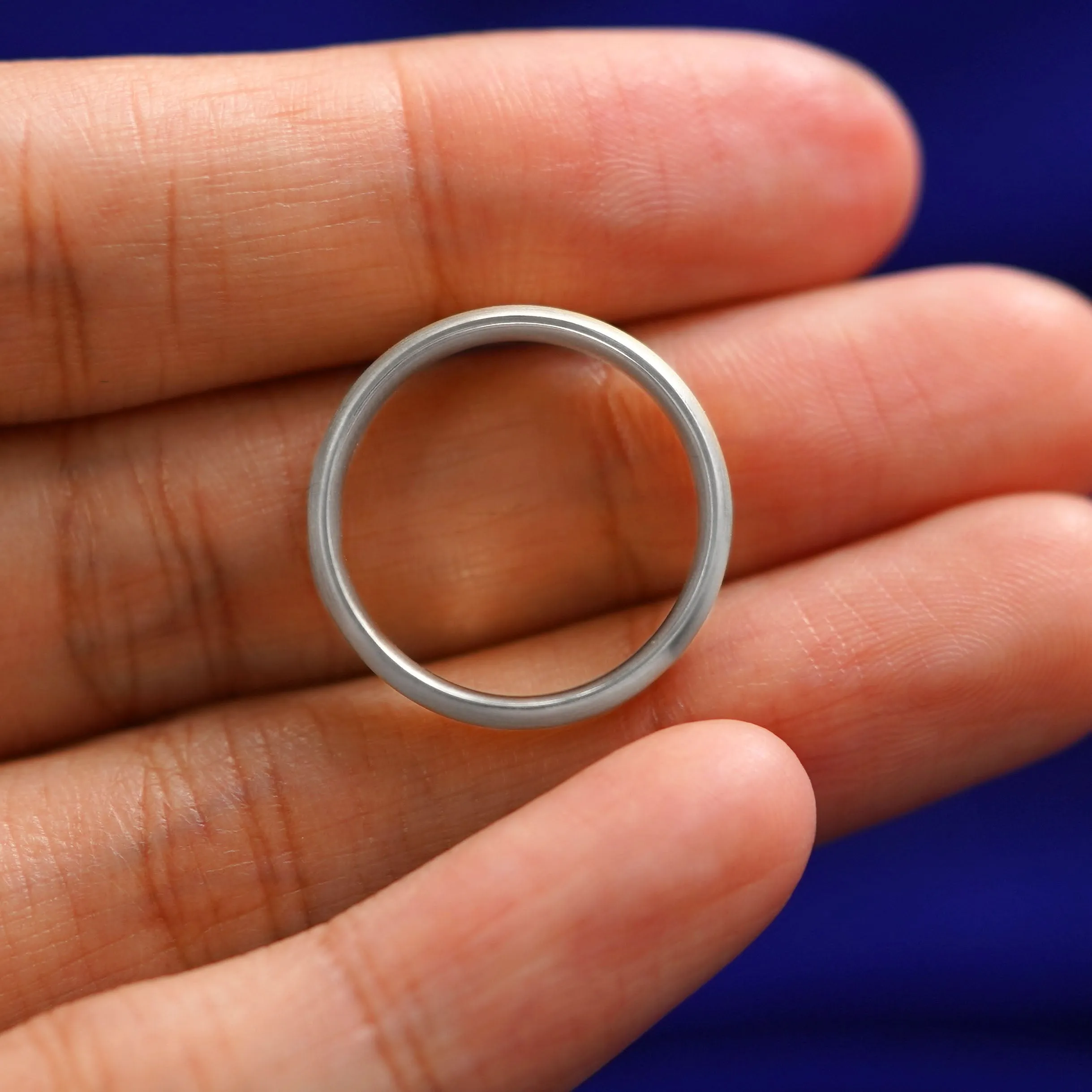 Platinum Curvy Matte Band