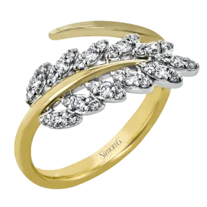 Right Hand Ring in 18k Gold with Diamonds