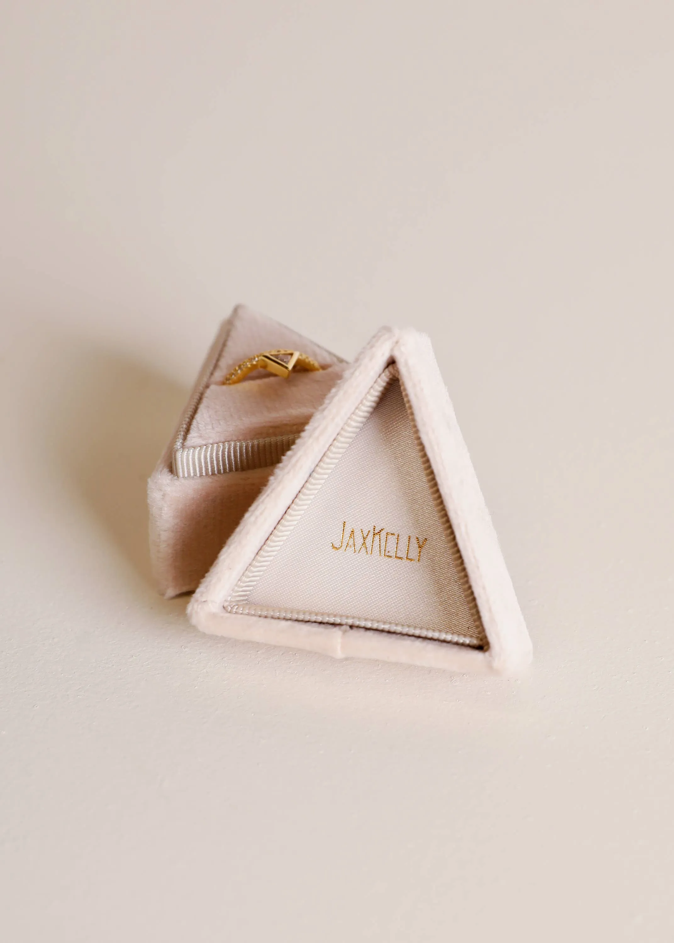 Velvet Jewelry Box - Triangle - Cream: Cream